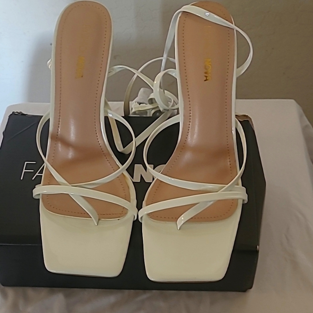 Fashion Nova White Size 10 Heels
